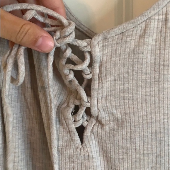 Cream tie up tank - Picture 2 of 2